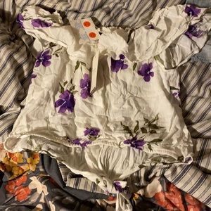 cute crop top BRAND new and never been worn